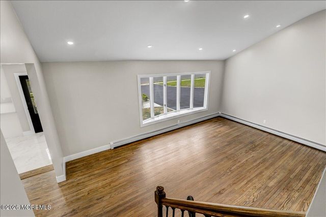 3 Roberta Drive, Middletown, NJ 07748