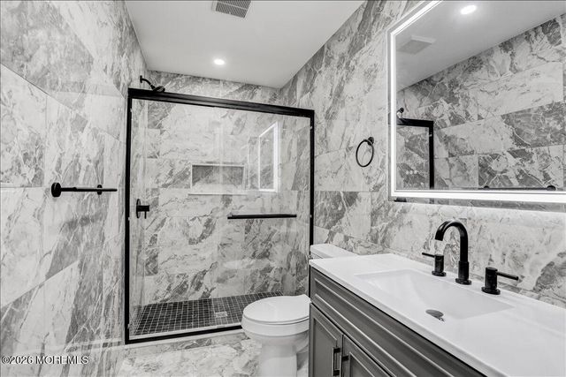 3 Roberta Drive, Middletown, NJ 07748