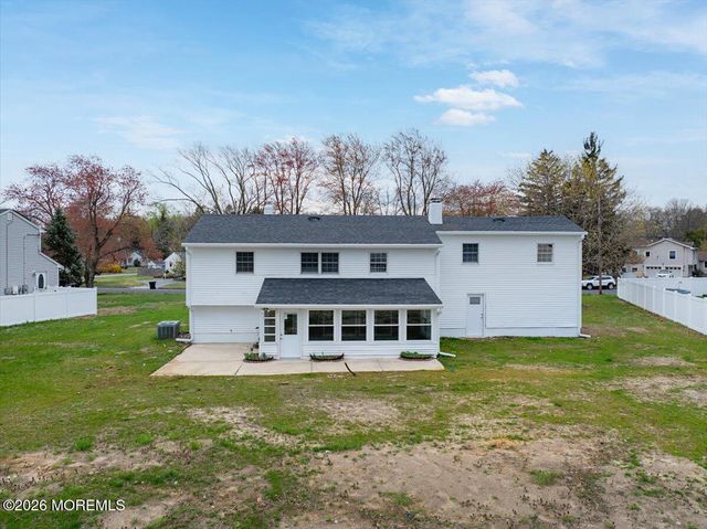 3 Roberta Drive, Middletown, NJ 07748