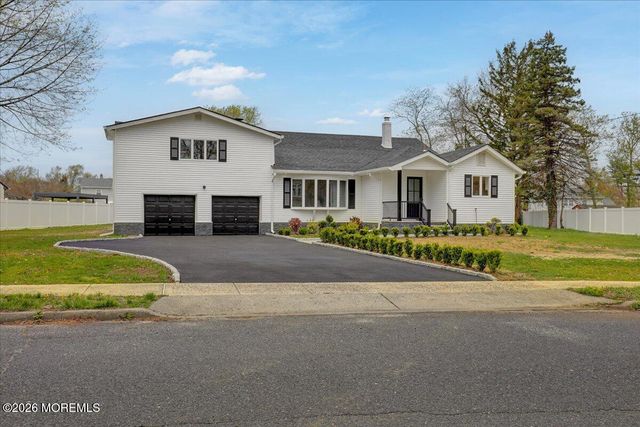 3 Roberta Drive, Middletown, NJ 07748
