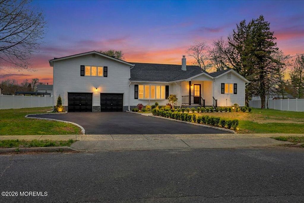 3 Roberta Drive, Middletown, NJ 07748