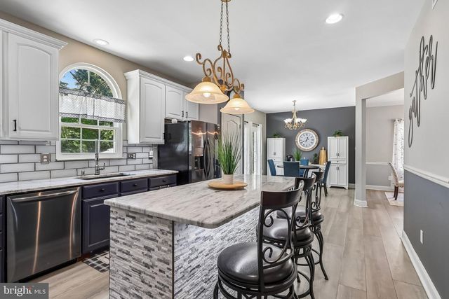 3 MORGAN HILL CT, Blackwood, NJ 08012