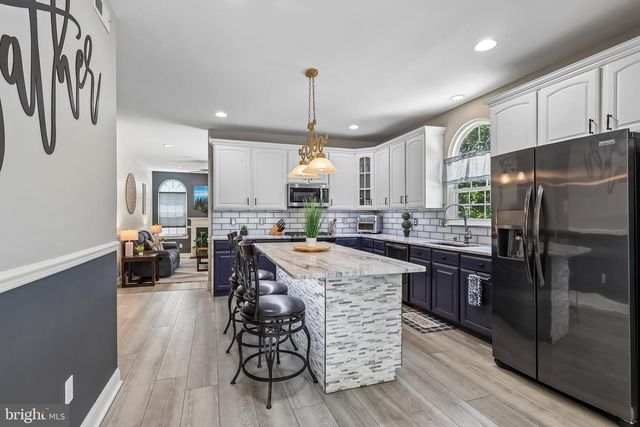 3 MORGAN HILL CT, Blackwood, NJ 08012
