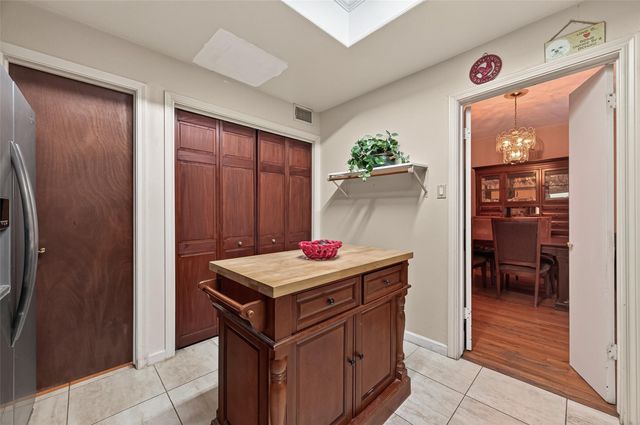 11711 Memorial Drive 239, Houston, TX 77024