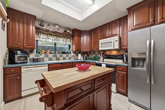 11711 Memorial Drive 239, Houston, TX 77024