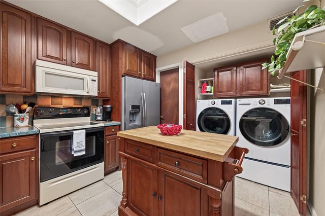 11711 Memorial Drive 239, Houston, TX 77024