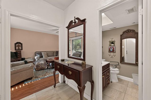 11711 Memorial Drive 239, Houston, TX 77024