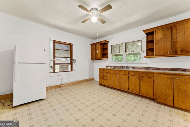 76 Park Street, Commerce, GA 30529
