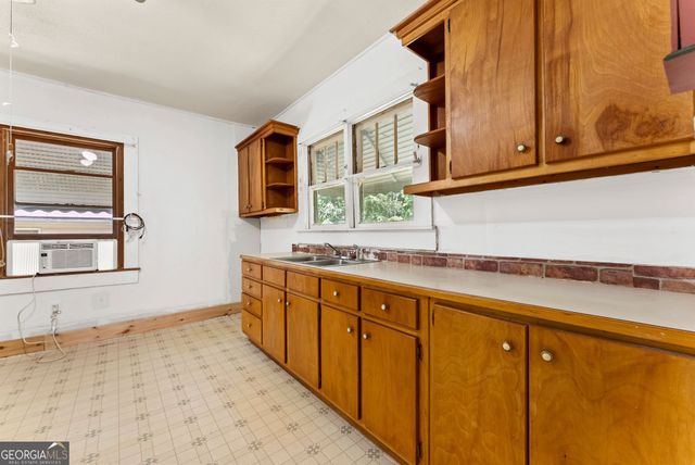 76 Park Street, Commerce, GA 30529