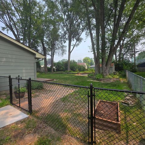 5570 Schutta Road, Shoreview, MN 55126