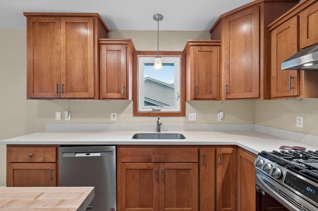 5570 Schutta Road, Shoreview, MN 55126
