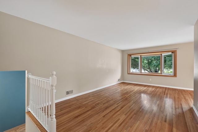 5570 Schutta Road, Shoreview, MN 55126