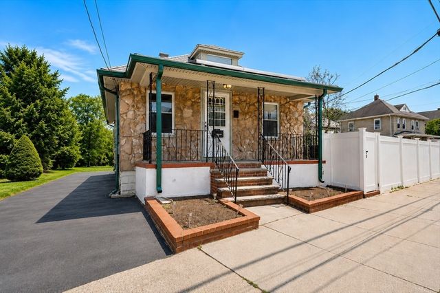 132 West Street, Malden, MA 02148