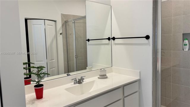 401 SE Crossoak Ln 401, Port St. Lucie, FL 34984