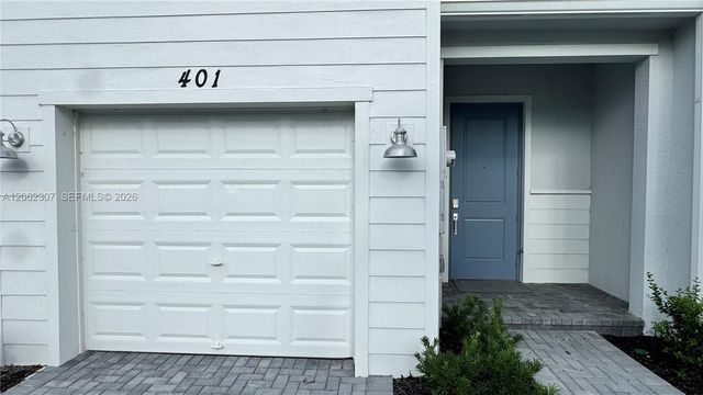 401 SE Crossoak Ln 401, Port St. Lucie, FL 34984