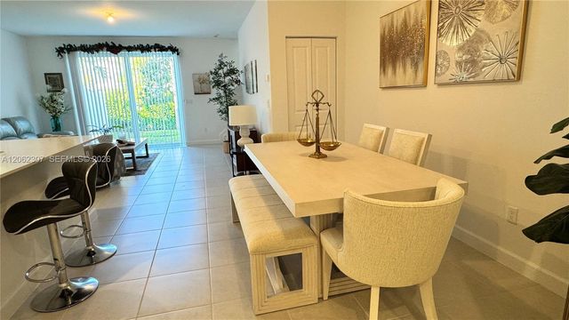 401 SE Crossoak Ln 401, Port St. Lucie, FL 34984