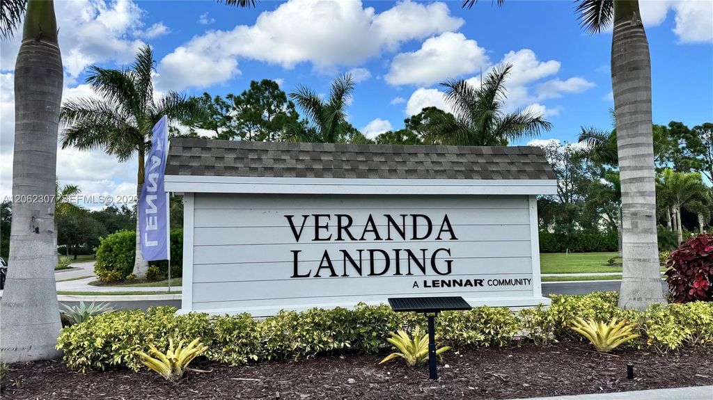 401 SE Crossoak Ln 401, Port St. Lucie, FL 34984