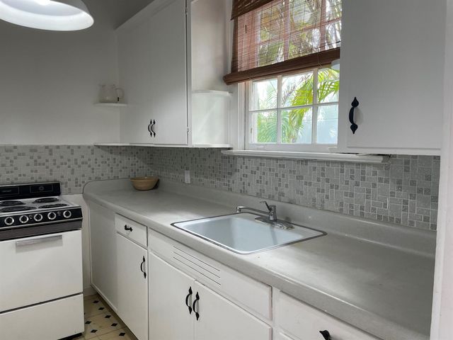 150 Australian Avenue Cottage, Palm Beach, FL 33480