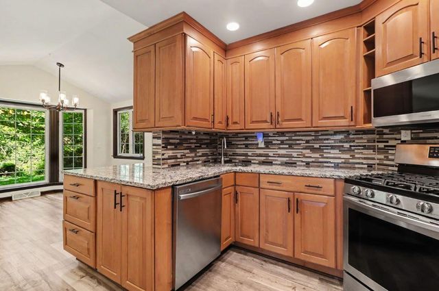 750 N 200 W, Valparaiso, IN 46385