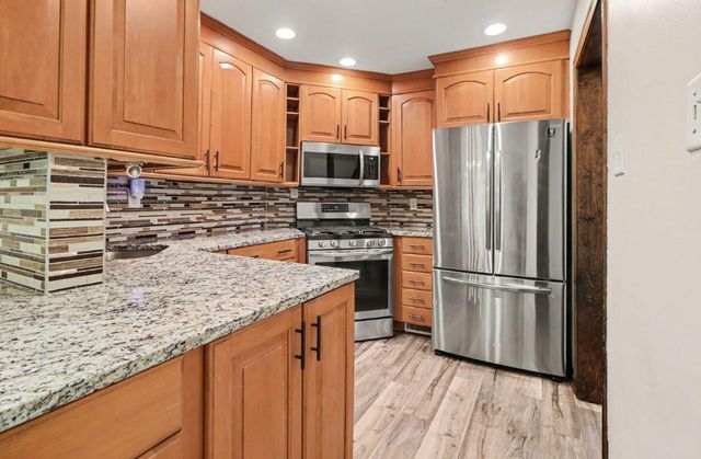 750 N 200 W, Valparaiso, IN 46385