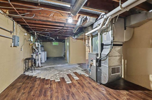750 N 200 W, Valparaiso, IN 46385