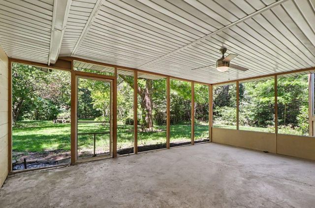 750 N 200 W, Valparaiso, IN 46385