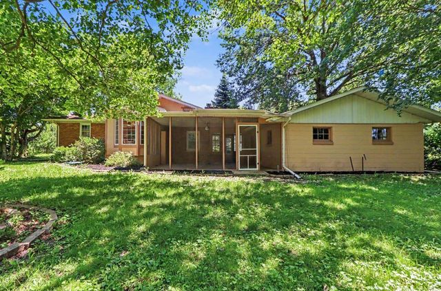 750 N 200 W, Valparaiso, IN 46385