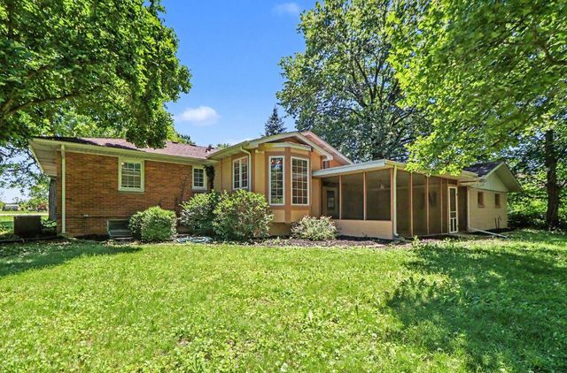 750 N 200 W, Valparaiso, IN 46385
