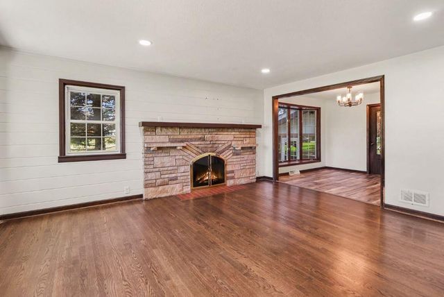 750 N 200 W, Valparaiso, IN 46385