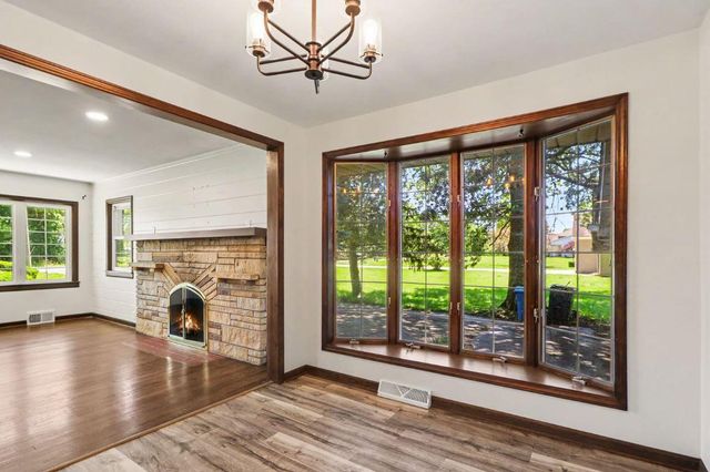 750 N 200 W, Valparaiso, IN 46385