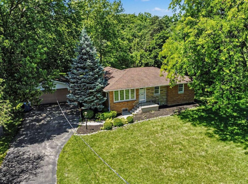 750 N 200 W, Valparaiso, IN 46385