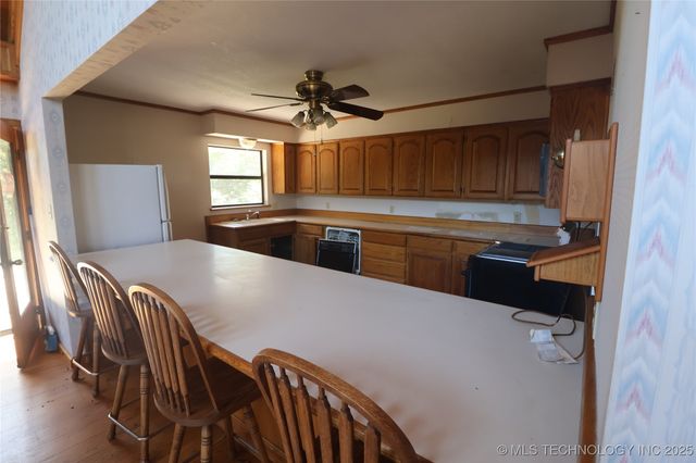 22191 Carters Lake Road, Panama, OK 74951