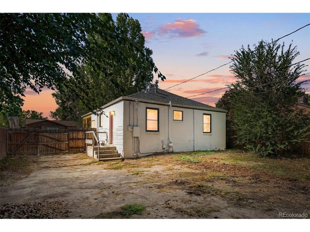 1232 Upham St, Lakewood, CO 80214