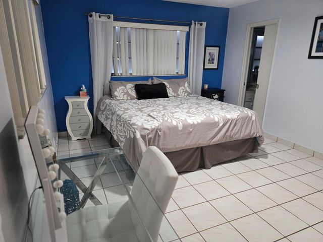 300 NE 12th Avenue 708, Hallandale Beach, FL 33009