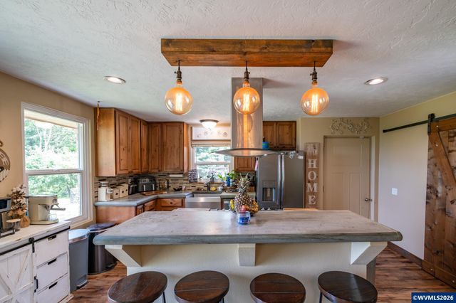 38785 Mountain Home Dr, Lebanon, OR 97355