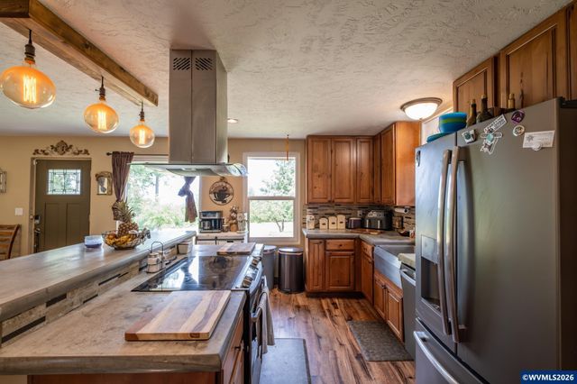 38785 Mountain Home Dr, Lebanon, OR 97355