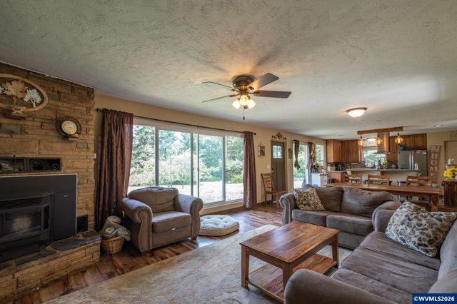 38785 Mountain Home Dr, Lebanon, OR 97355