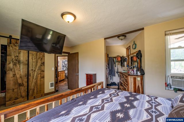 38785 Mountain Home Dr, Lebanon, OR 97355