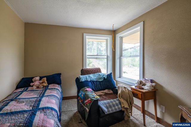 38785 Mountain Home Dr, Lebanon, OR 97355