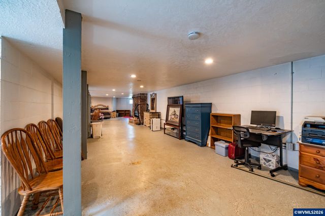 38785 Mountain Home Dr, Lebanon, OR 97355