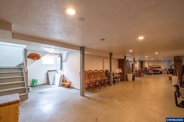 38785 Mountain Home Dr, Lebanon, OR 97355