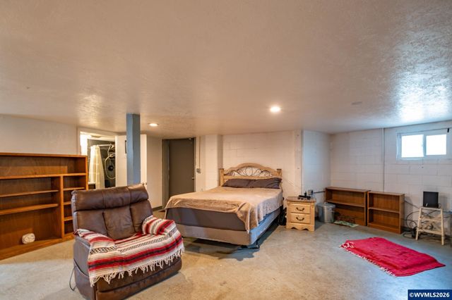 38785 Mountain Home Dr, Lebanon, OR 97355