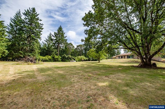 38785 Mountain Home Dr, Lebanon, OR 97355