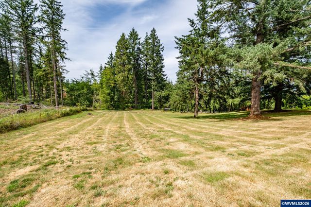 38785 Mountain Home Dr, Lebanon, OR 97355