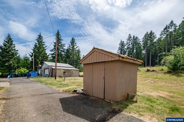 38785 Mountain Home Dr, Lebanon, OR 97355