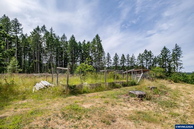 38785 Mountain Home Dr, Lebanon, OR 97355