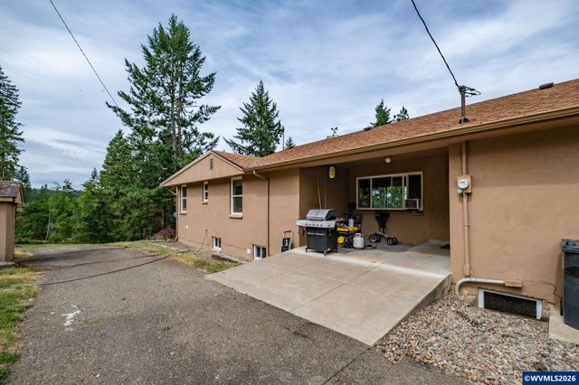 38785 Mountain Home Dr, Lebanon, OR 97355