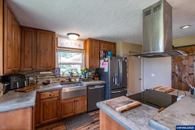 38785 Mountain Home Dr, Lebanon, OR 97355