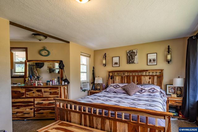 38785 Mountain Home Dr, Lebanon, OR 97355