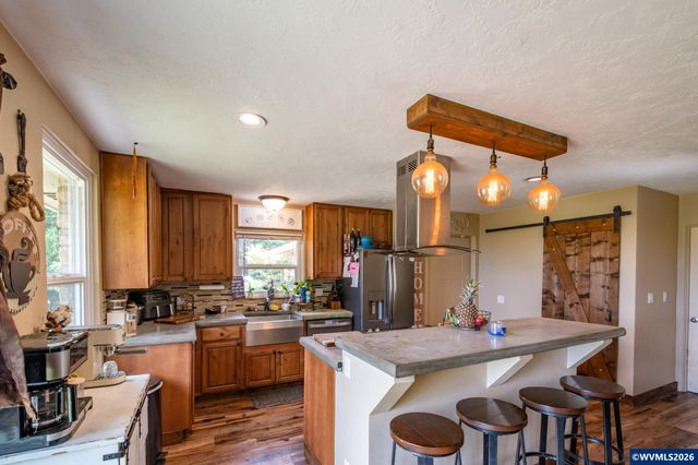 38785 Mountain Home Dr, Lebanon, OR 97355